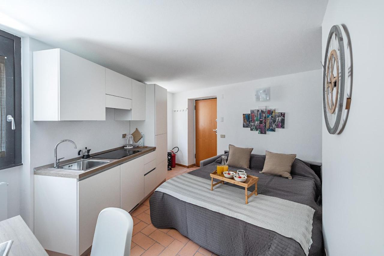 La Limonaia Apartments By Wonderful Italy 加尔多内-里维耶拉 外观 照片